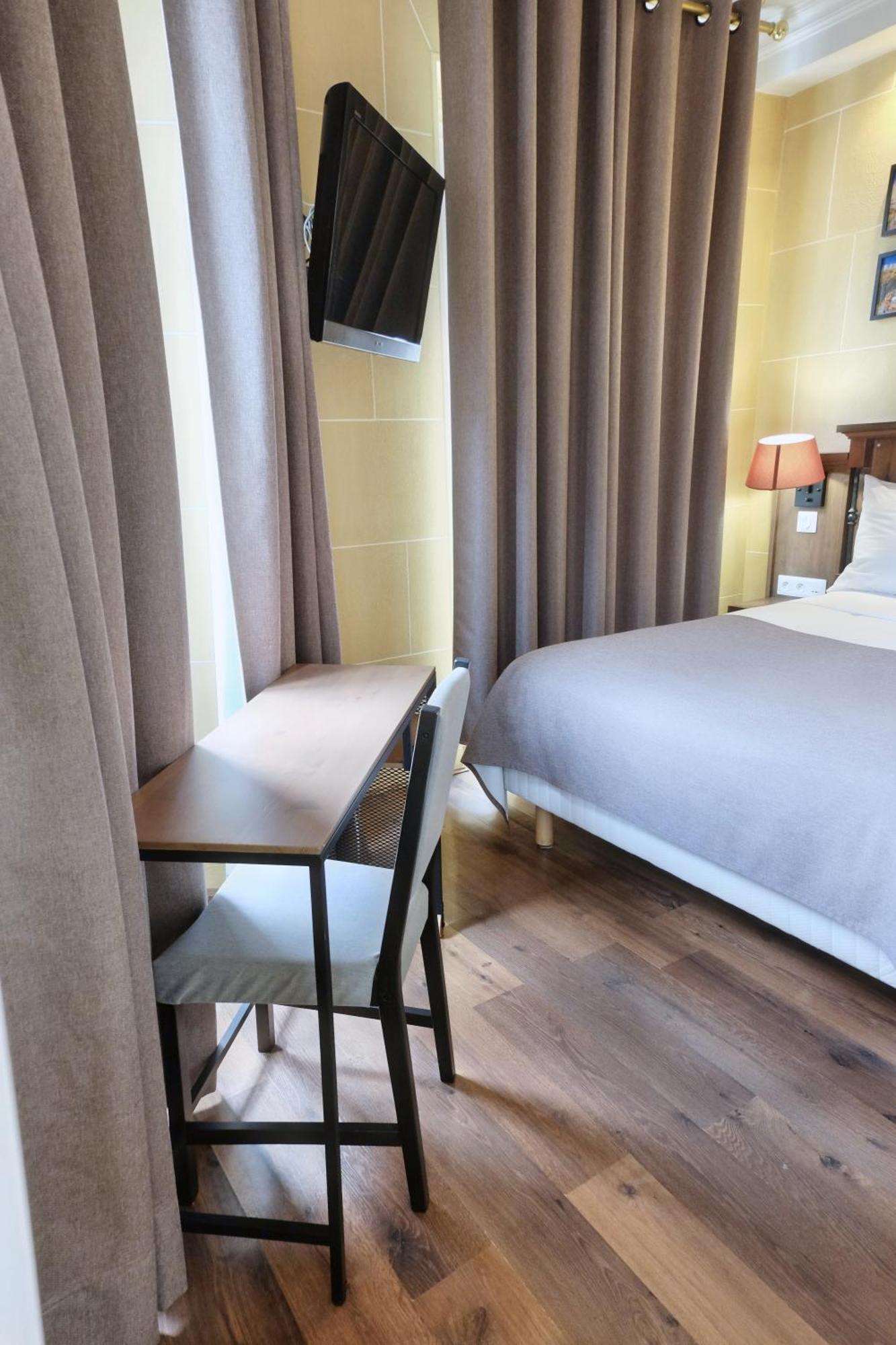 Du Château Hotel 2*